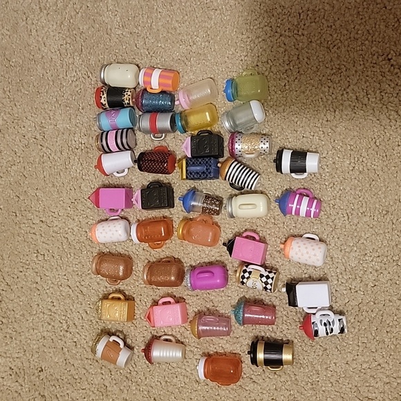 Large Lot of 32 LOL Surprise Dolls, 9 Babies, 42 Cups, 19 Pets and more - Picture 2 of 4